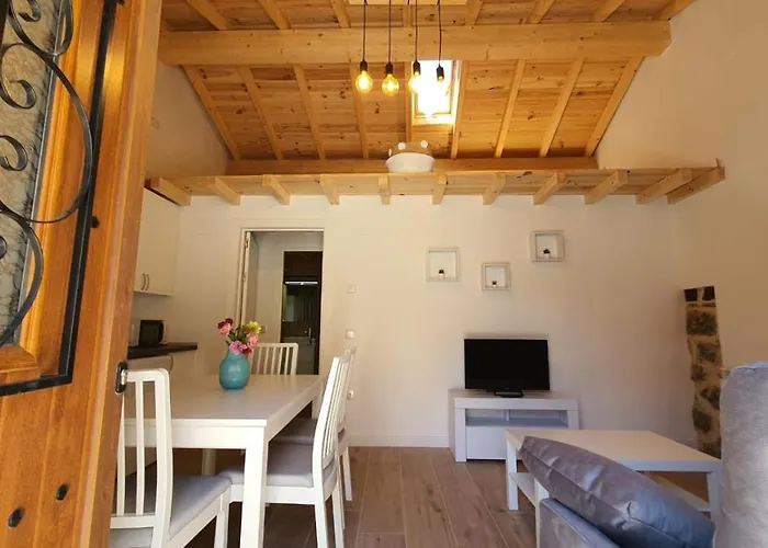 Casas Del Castillo, 4