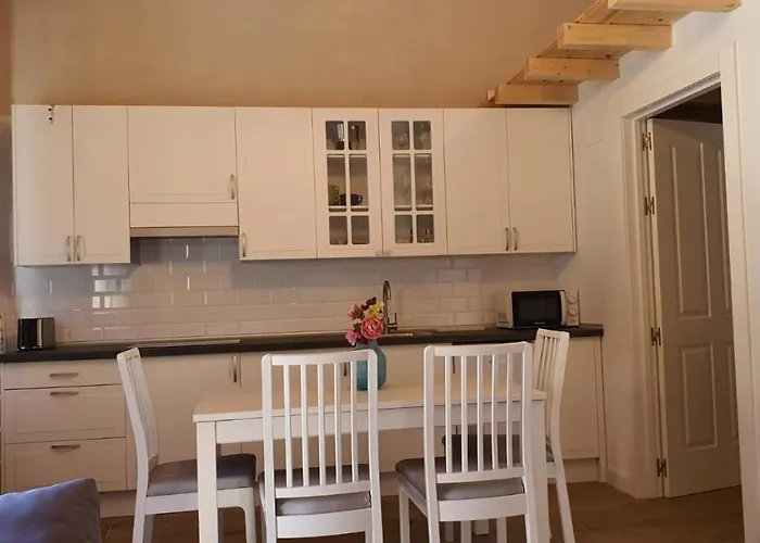 Casas Del Castillo, 4